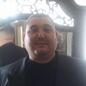 Meet your Posher, Carlos